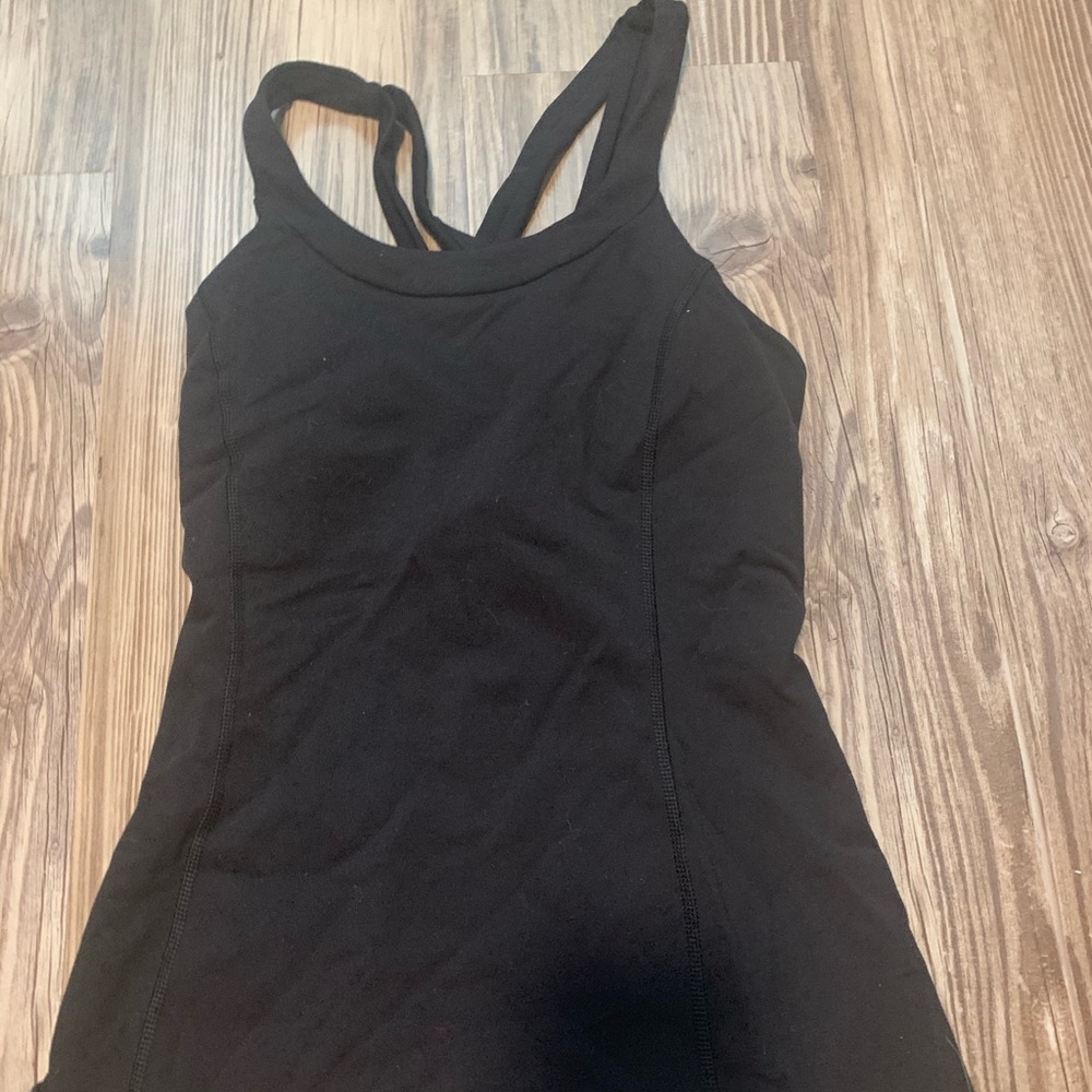 Black lululemon tank top with built in sports bra